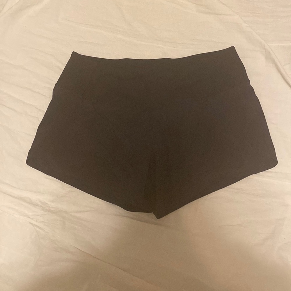 Black lululemon shorts (6)